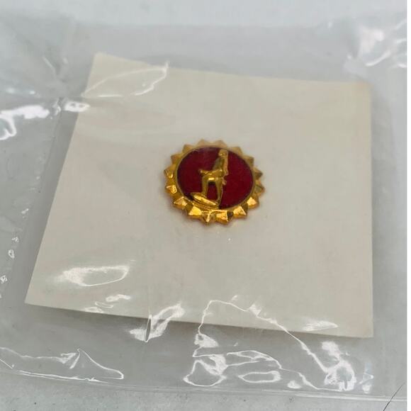 US Army Minute Man Lapel Button Vintage Pin Red Goldtone New - Picture 2 of 12